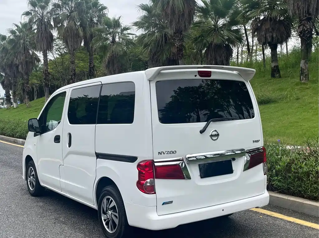 Nissan NV200 — миниатюра 4