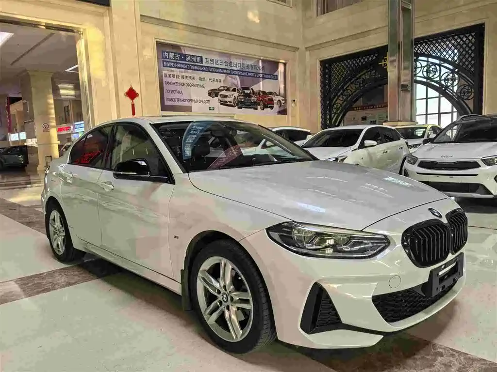 BMW 1 SERIES
