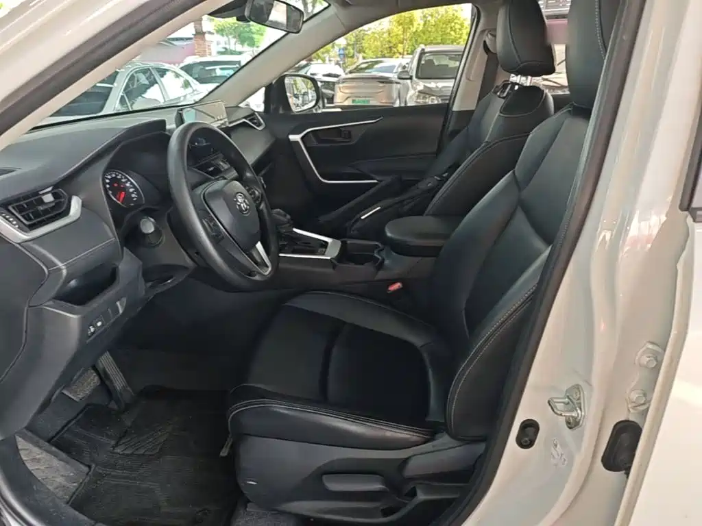 Toyota RAV4 — миниатюра 15