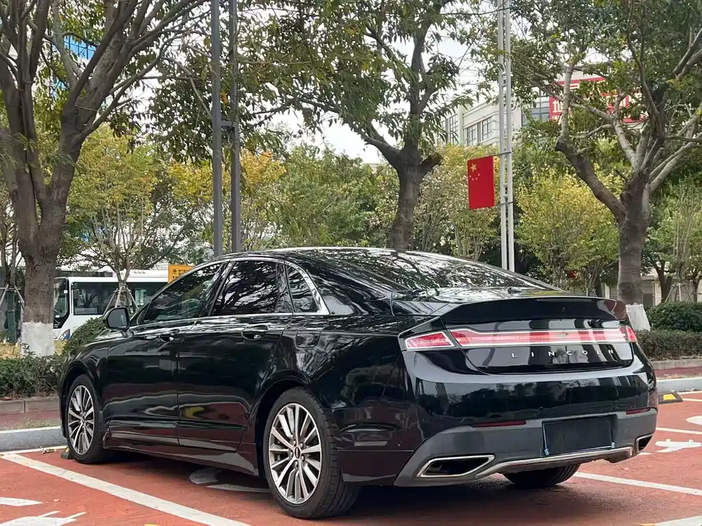 LINCOLN MKZ