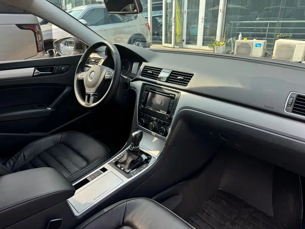 Volkswagen Passat — миниатюра 8