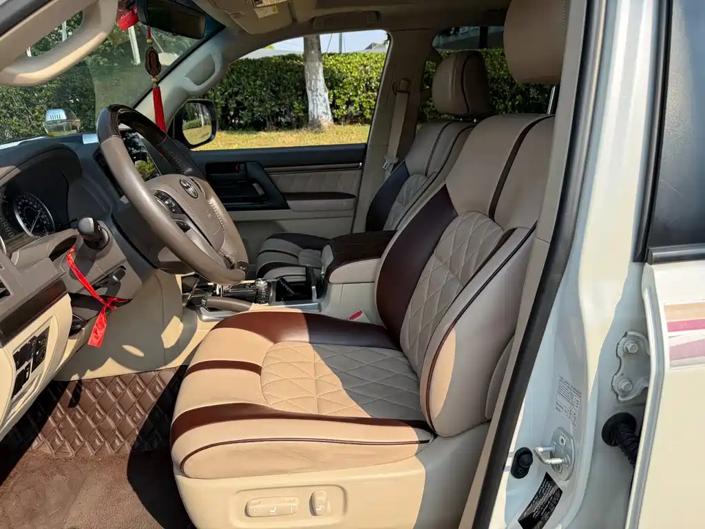 Toyota Land Cruiser — миниатюра 8