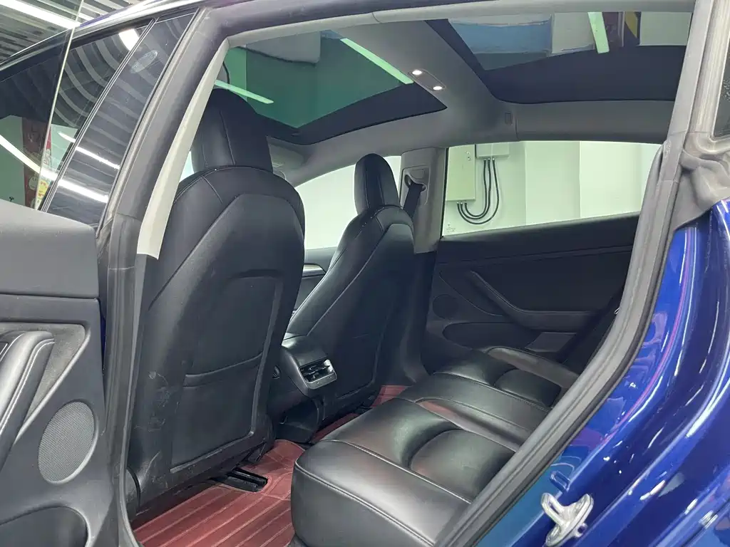 Tesla Model 3 — миниатюра 25