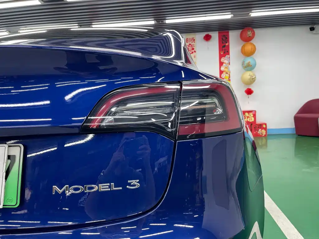 Tesla Model 3 — миниатюра 32