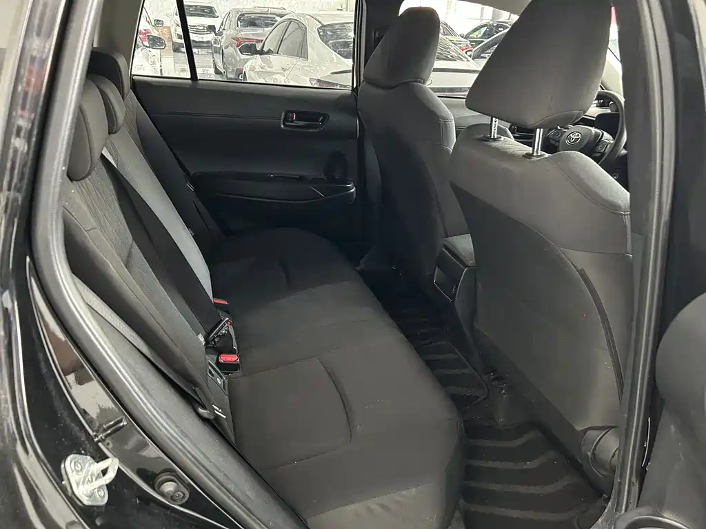 Toyota Corolla Cross — миниатюра 15