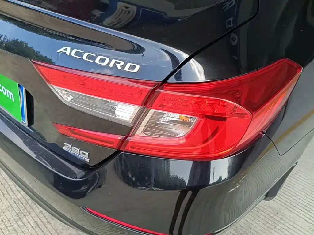 Honda Accord — миниатюра 8