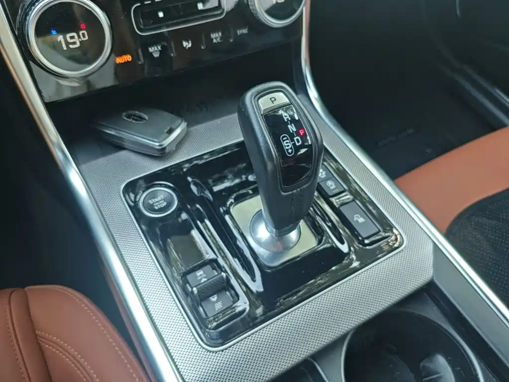 Jaguar XEL — миниатюра 14