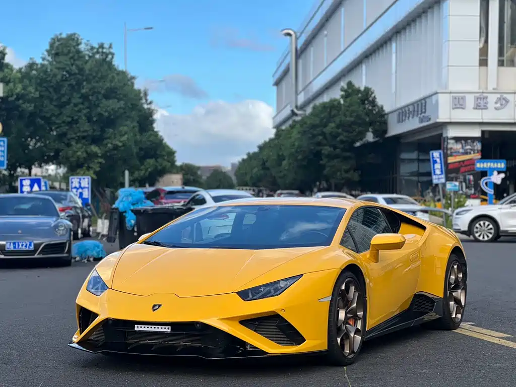LAMBORGHINI HURACÁN