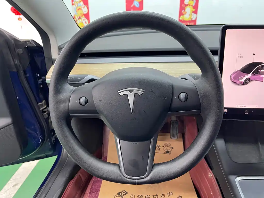 Tesla Model 3 — миниатюра 12