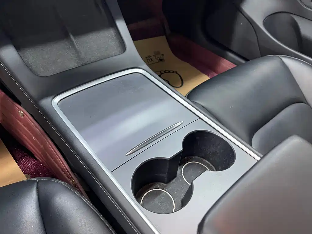 Tesla Model 3 — миниатюра 23