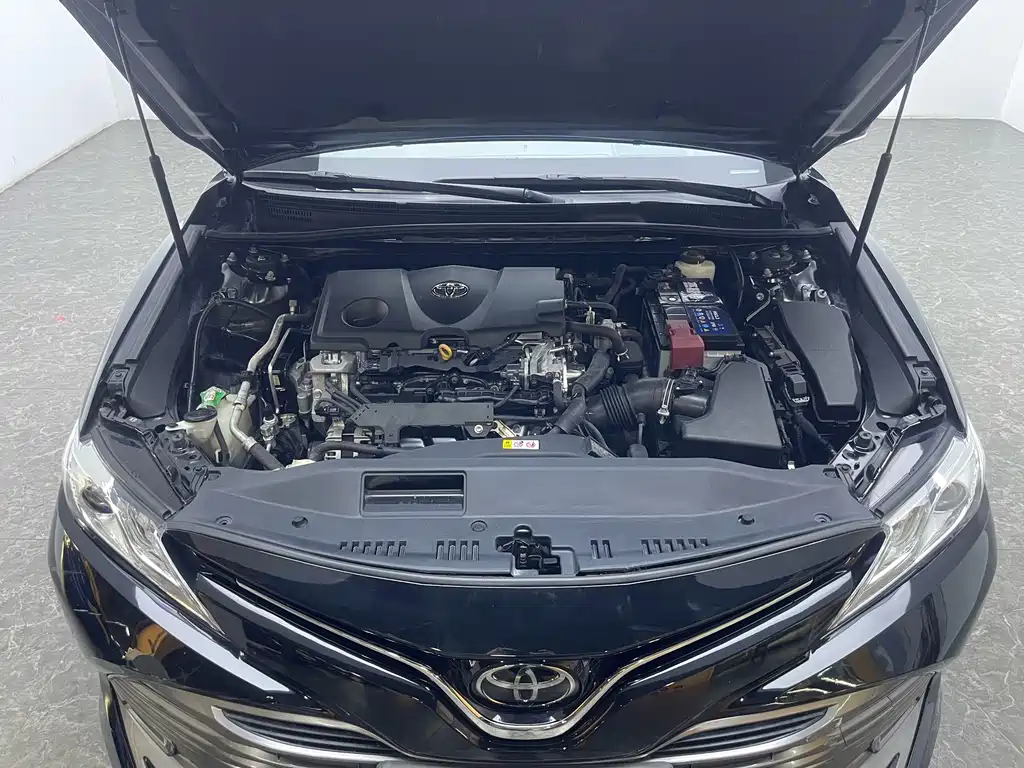 Toyota Camry — миниатюра 17