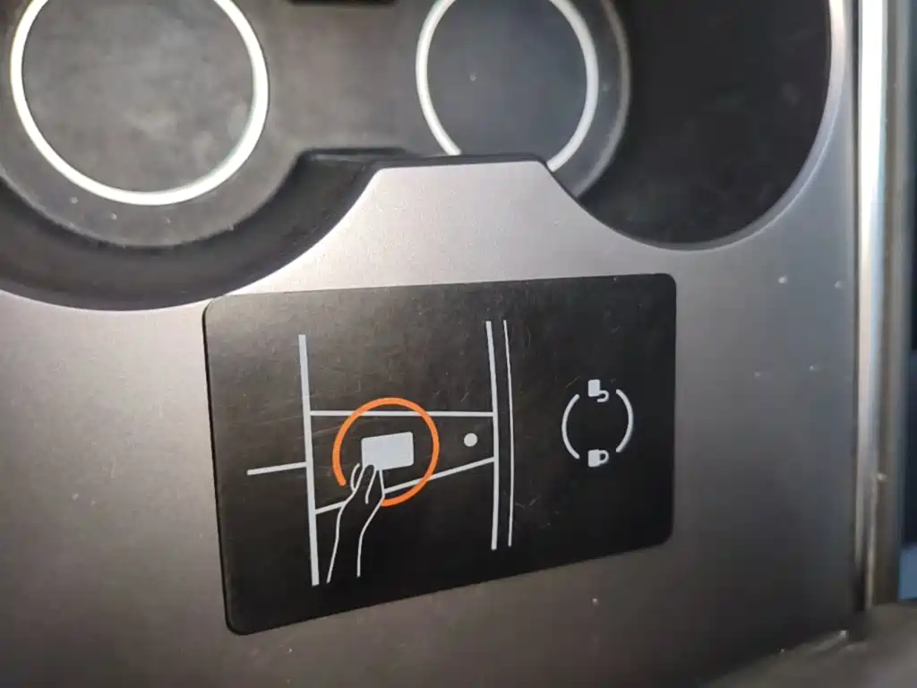 Tesla Model 3 — миниатюра 9