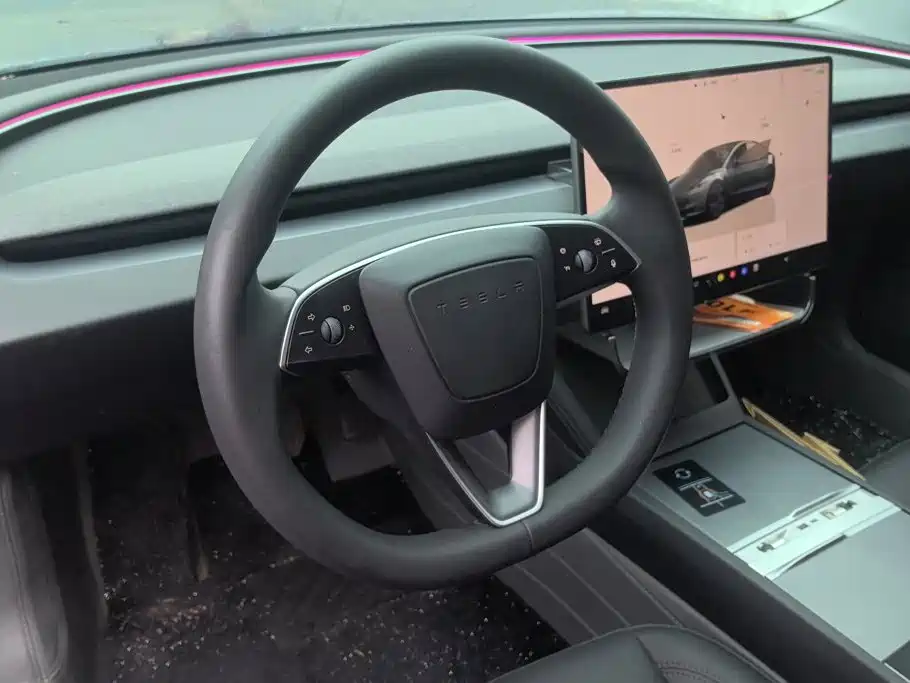 Tesla Model 3 — миниатюра 15