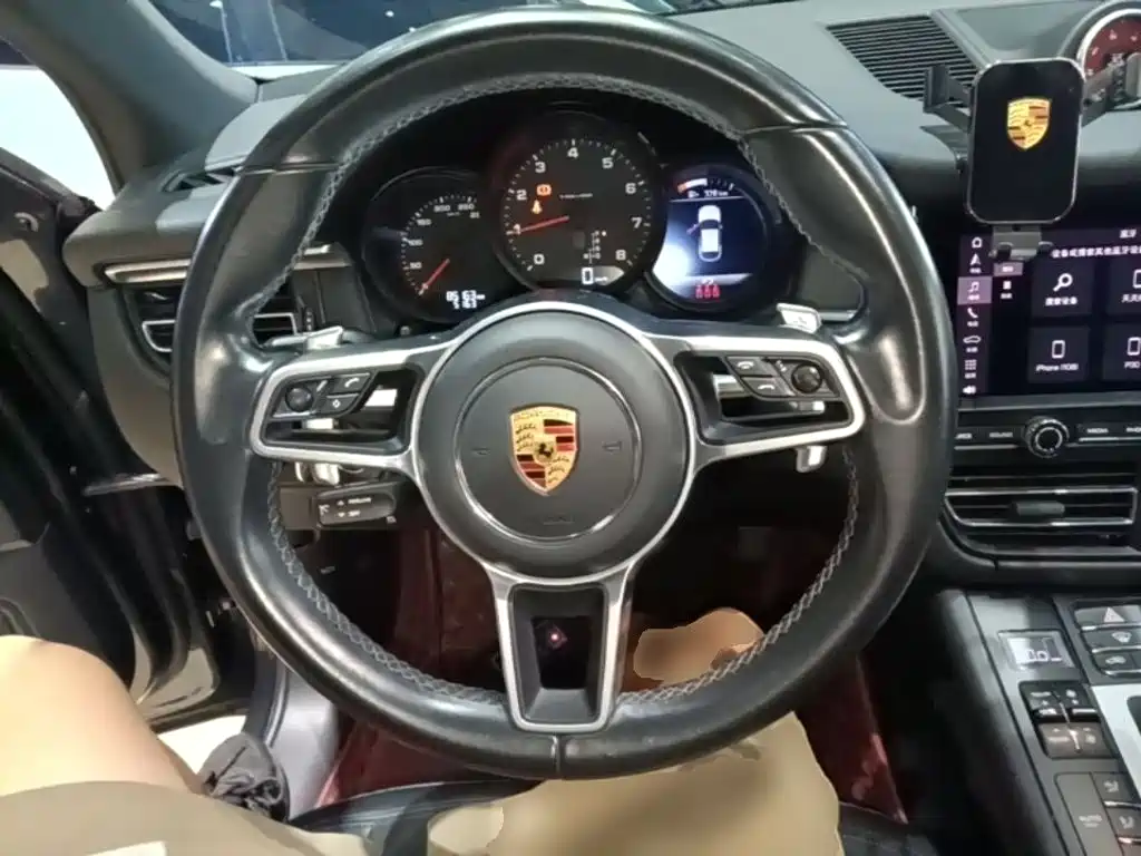 Porsche Macan — миниатюра 11