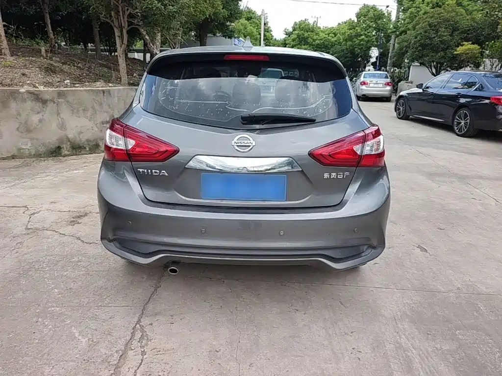 Nissan Tiida — миниатюра 6