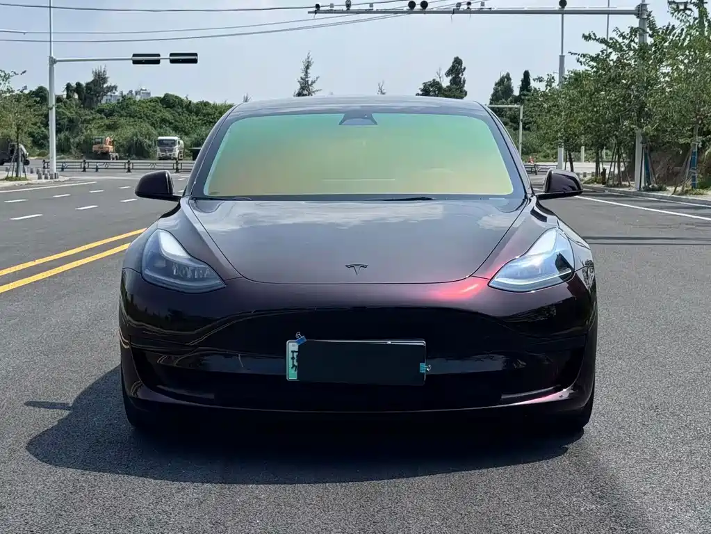 Tesla Model 3 — миниатюра 2