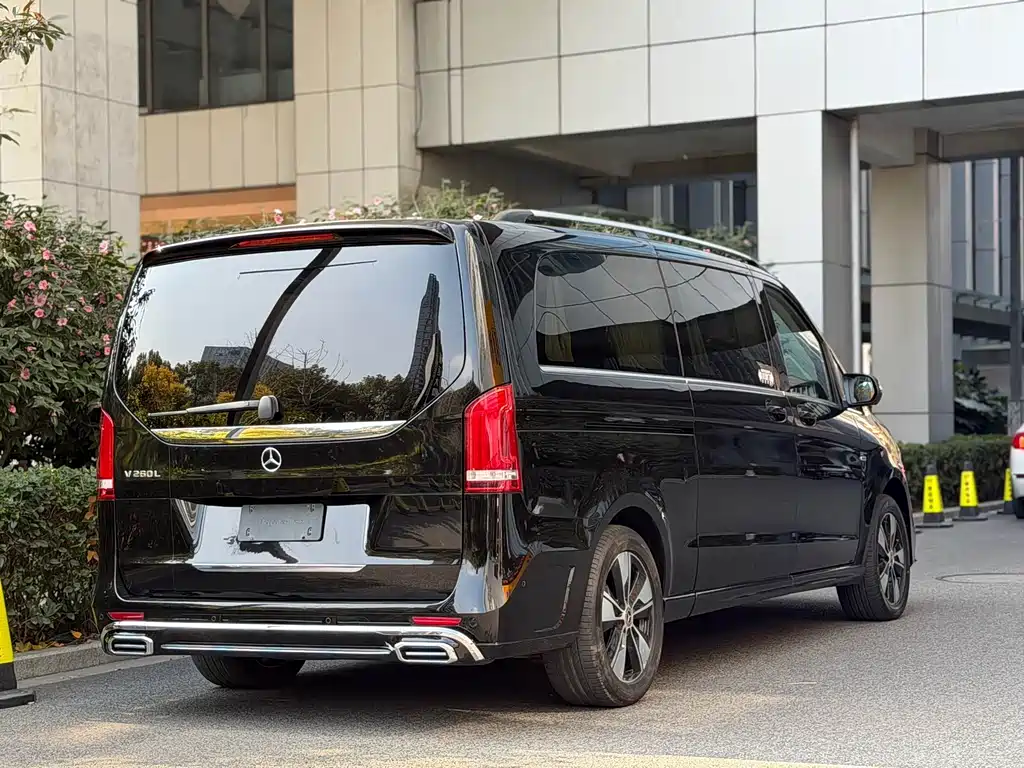 MERCEDES-BENZ V CLASS