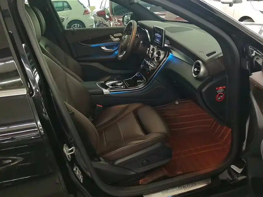 Mercedes-Benz GLC 2018 GLC 260 4MATIC Luxury