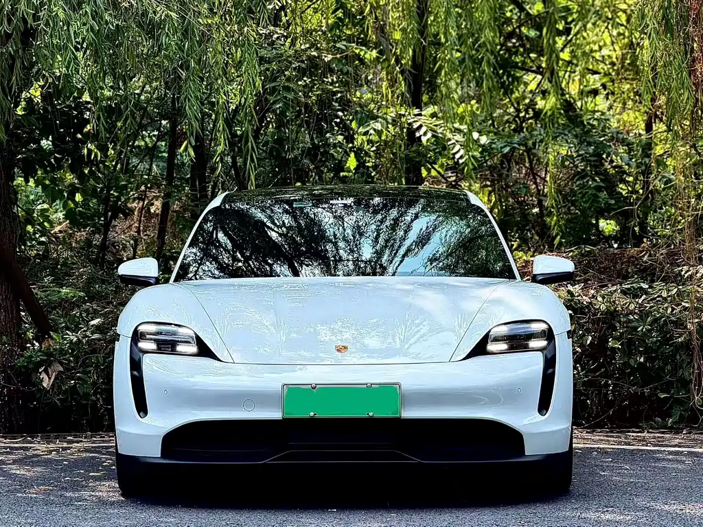 Porsche Taycan — миниатюра 5