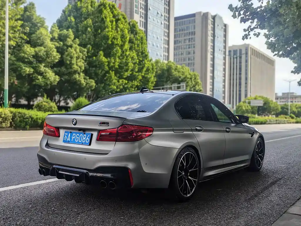 BMW M5 — миниатюра 4