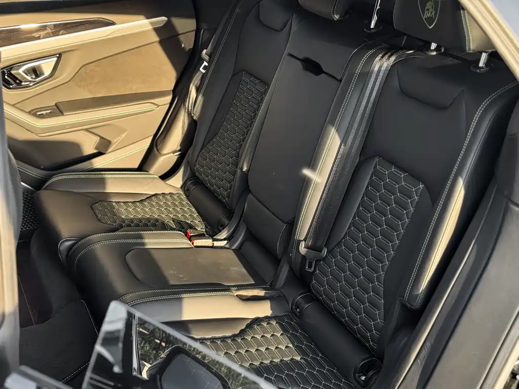 Lamborghini Urus - фото 13