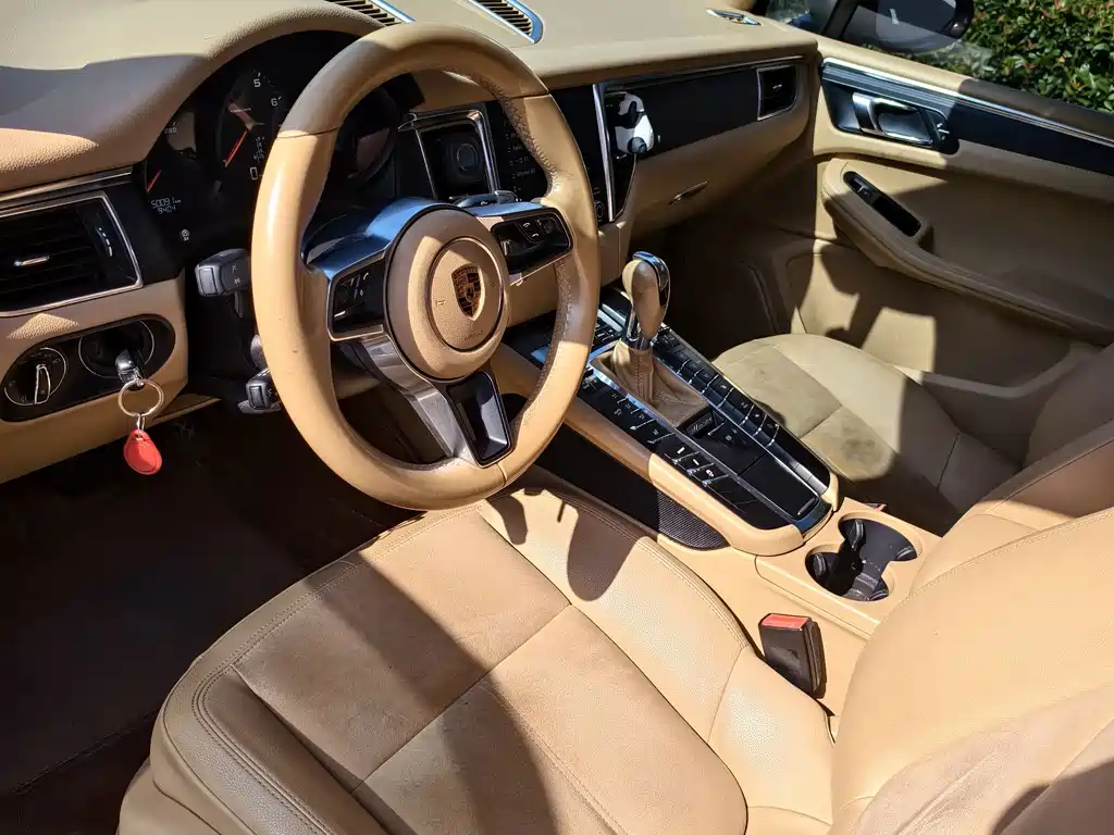 Porsche Macan — миниатюра 8