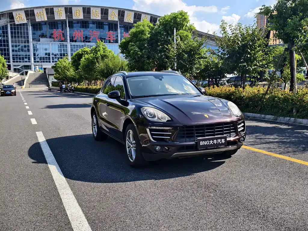 Porsche Macan — миниатюра 3