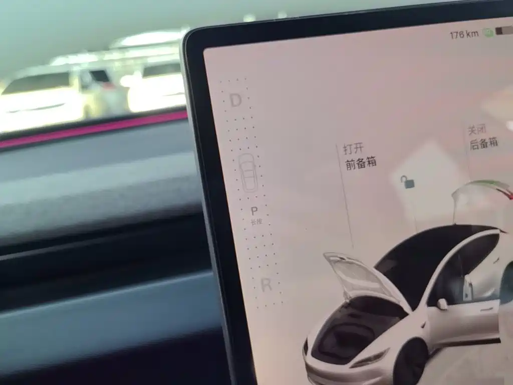 Tesla Model 3 — миниатюра 14
