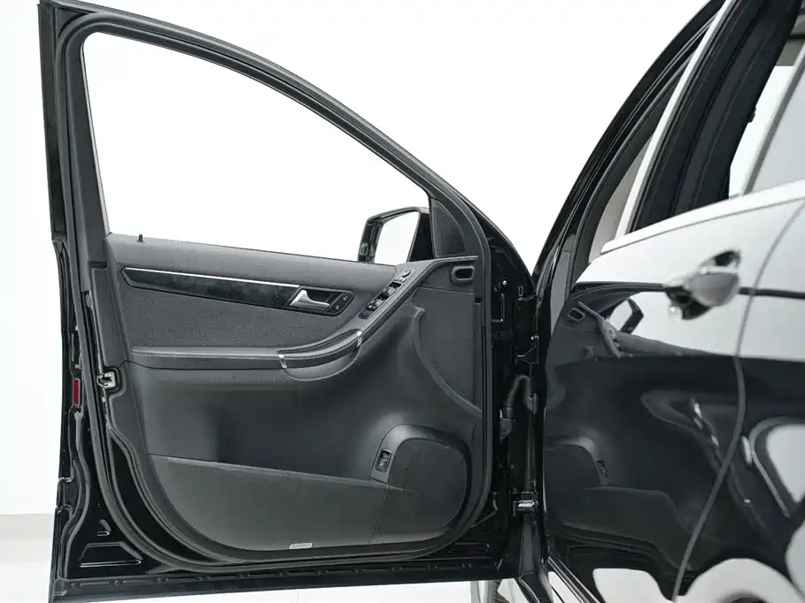 Mercedes-Benz R 2017 R 320 4MATIC