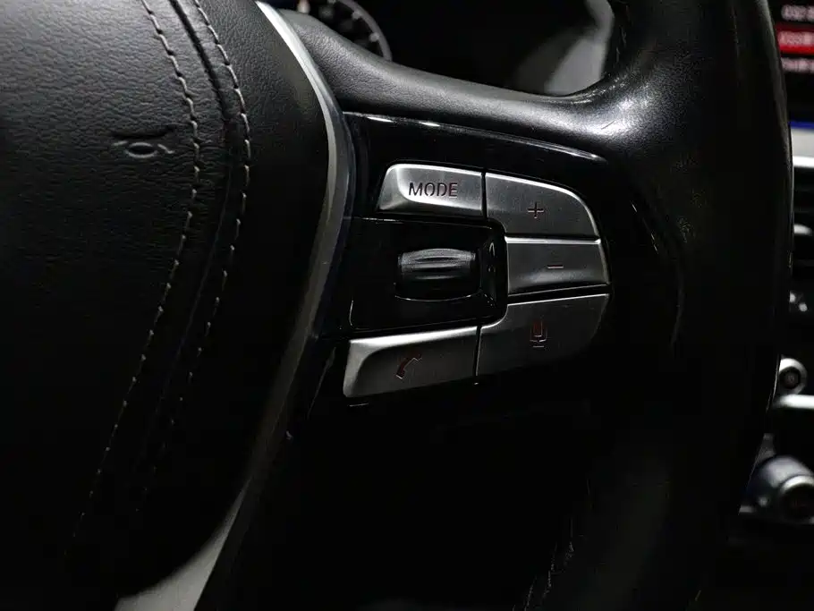 BMW 5 Series New Energy — миниатюра 15