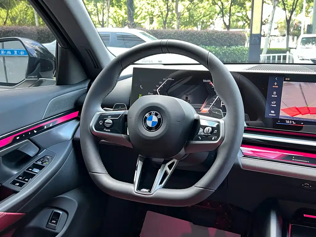 BMW 5 Series — миниатюра 6