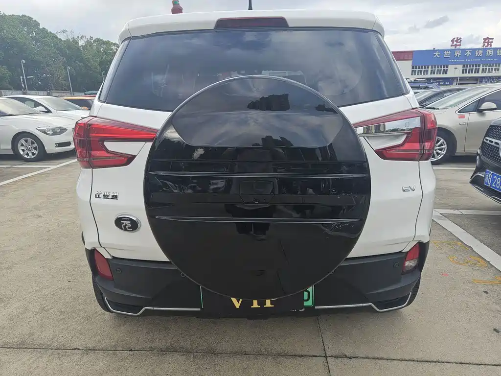 BYD Yuan EV — миниатюра 11