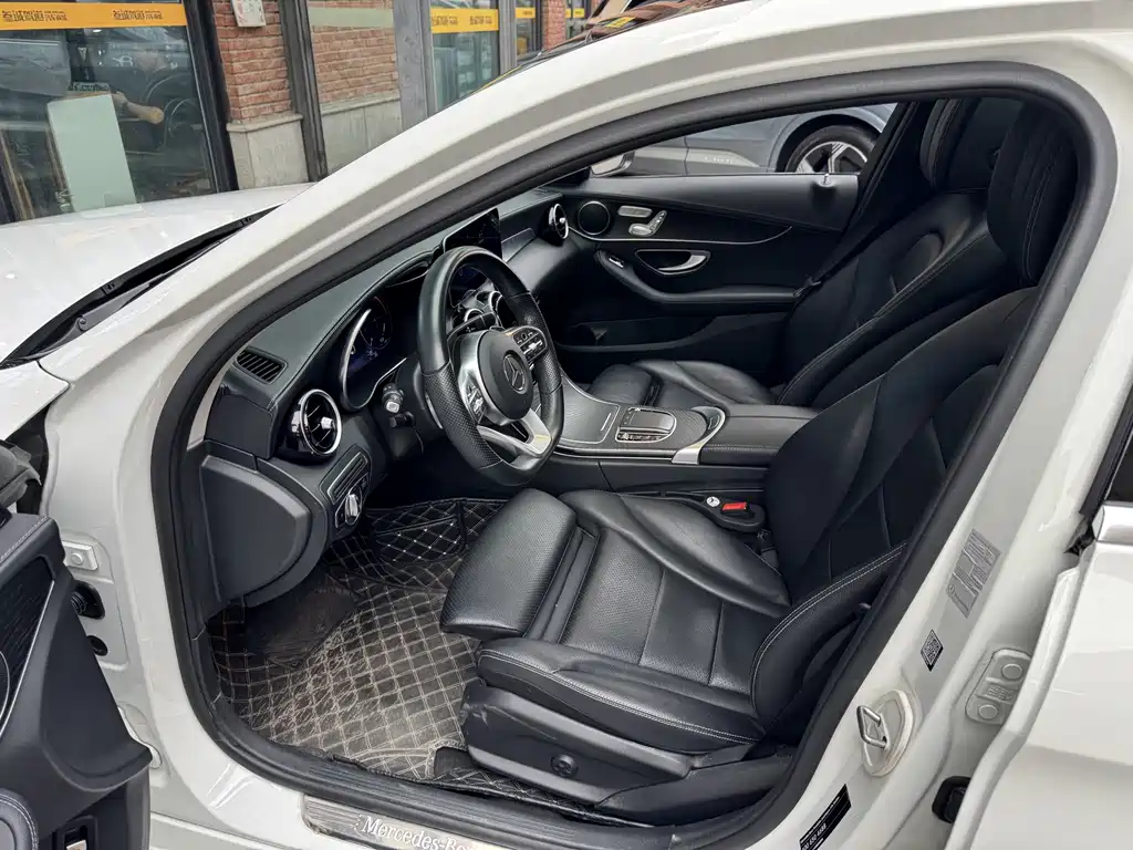 Mercedes-Benz C-Class — миниатюра 8