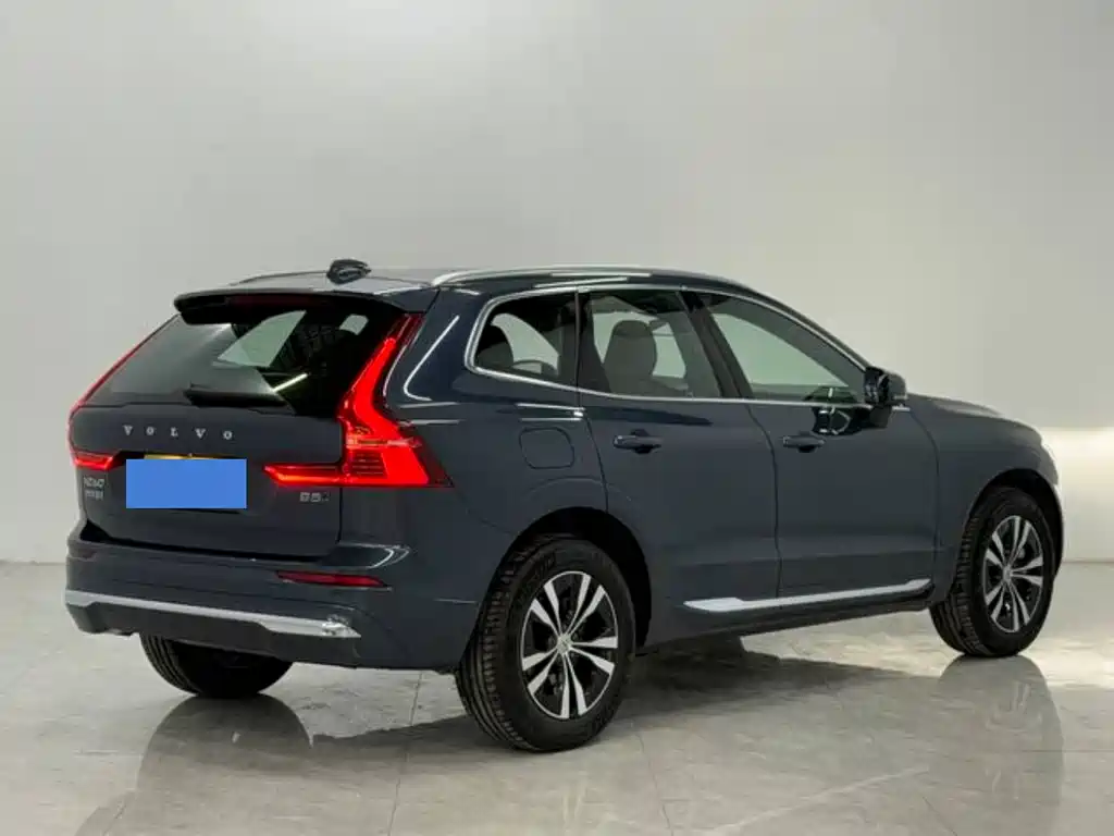 Volvo XC60 2025 B5 Luxury