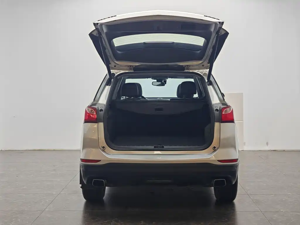 Chevrolet Equinox — миниатюра 12