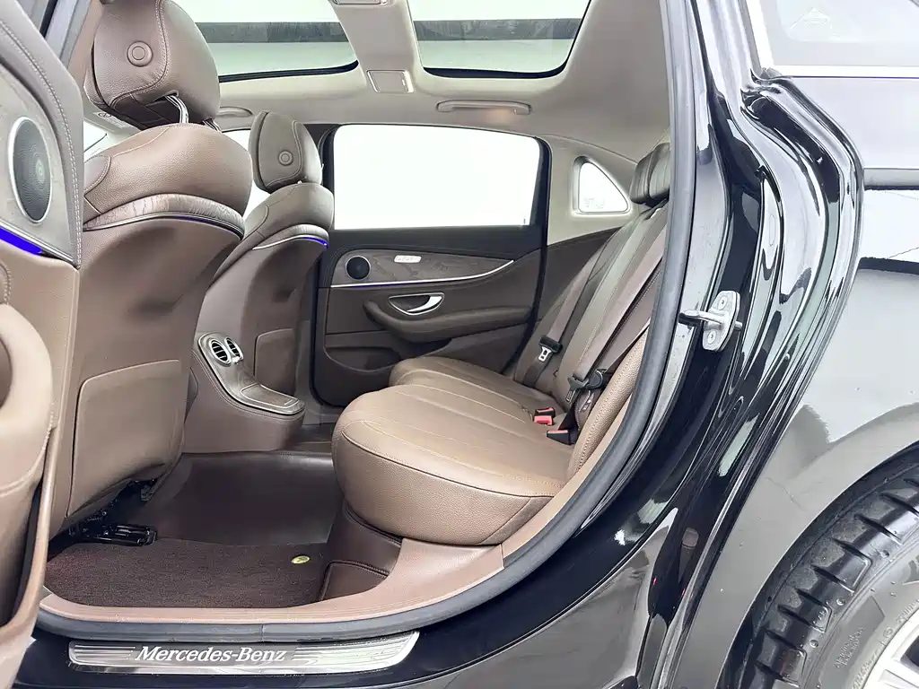 Mercedes-Benz E-Class — миниатюра 3