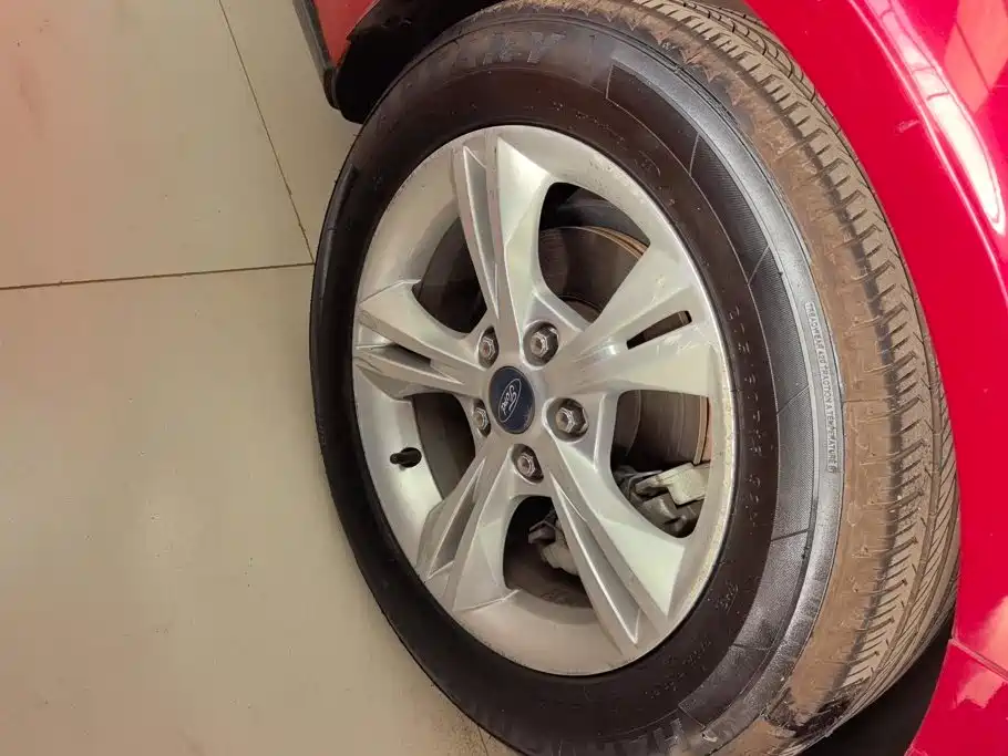 Ford Focus — миниатюра 6