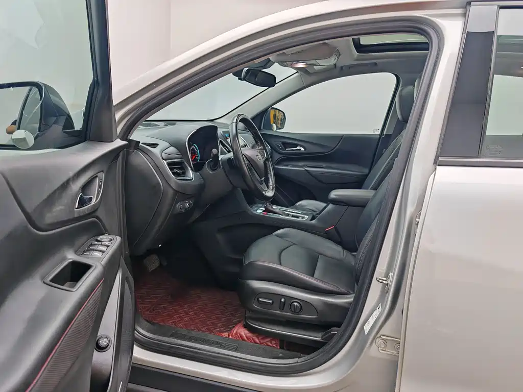 Chevrolet Equinox — миниатюра 14