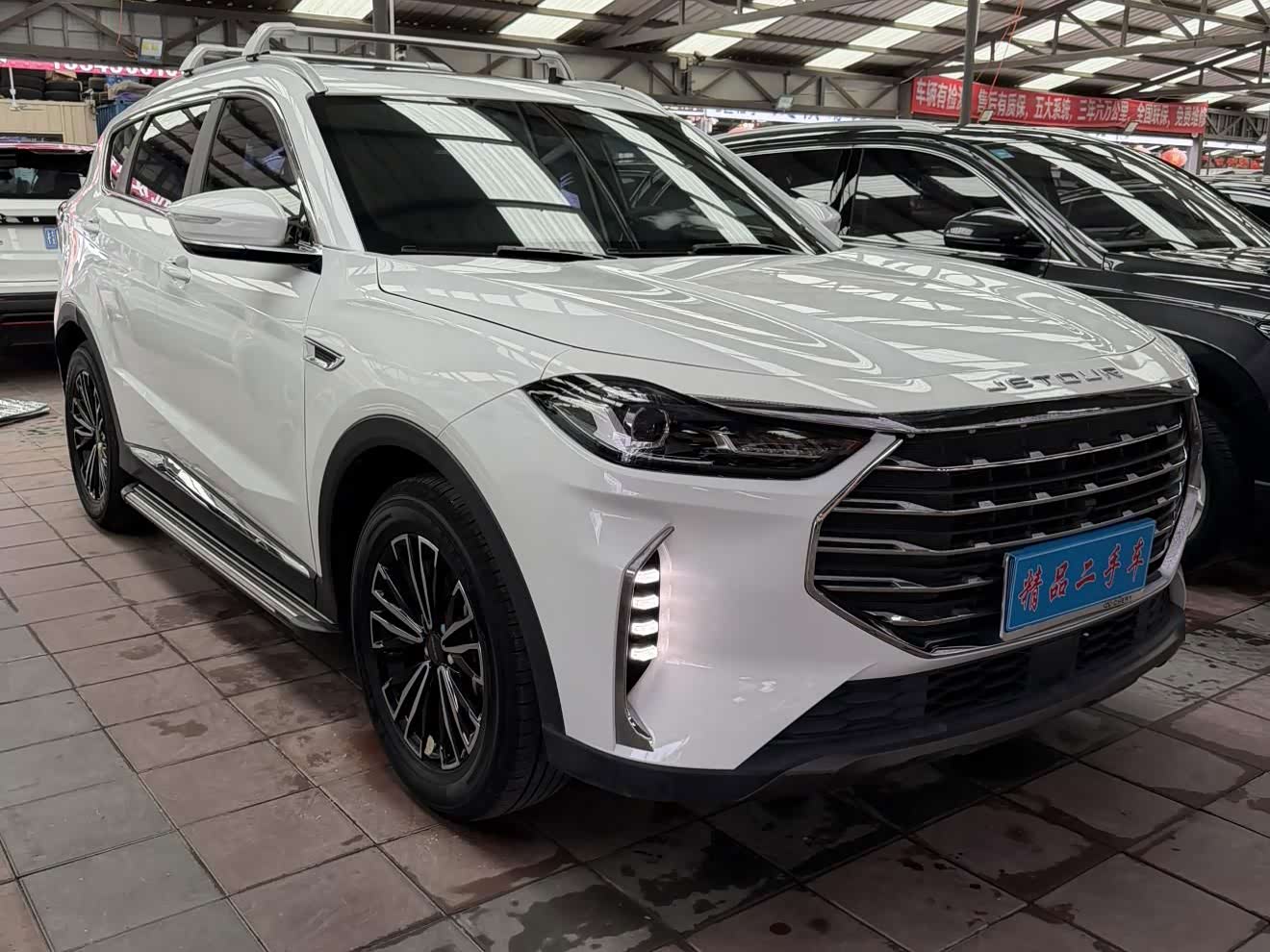 Jetour Jetour X70 PLUS 1.5 л 2022 г. Белый, пробег 18000 км