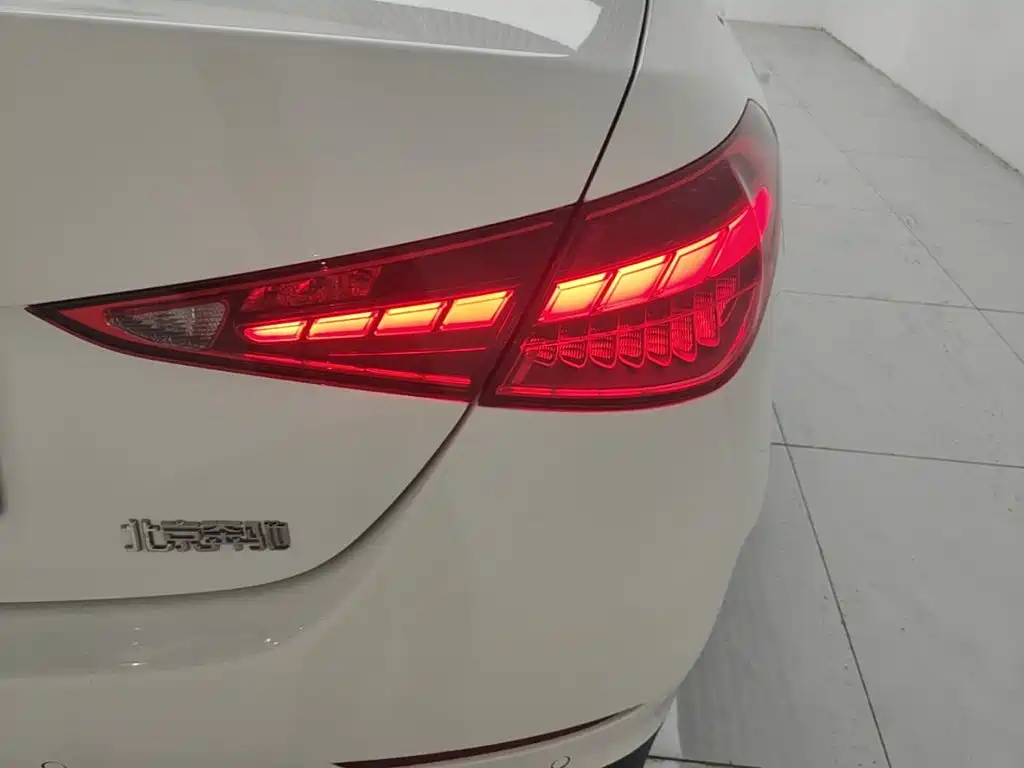 Mercedes-Benz C-Class — миниатюра 8