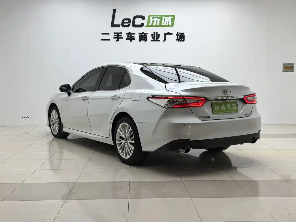 Toyota Camry — миниатюра 2