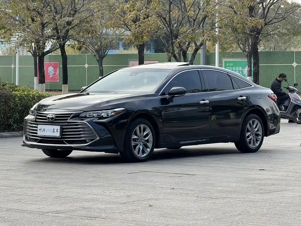 Купить Toyota Avalon