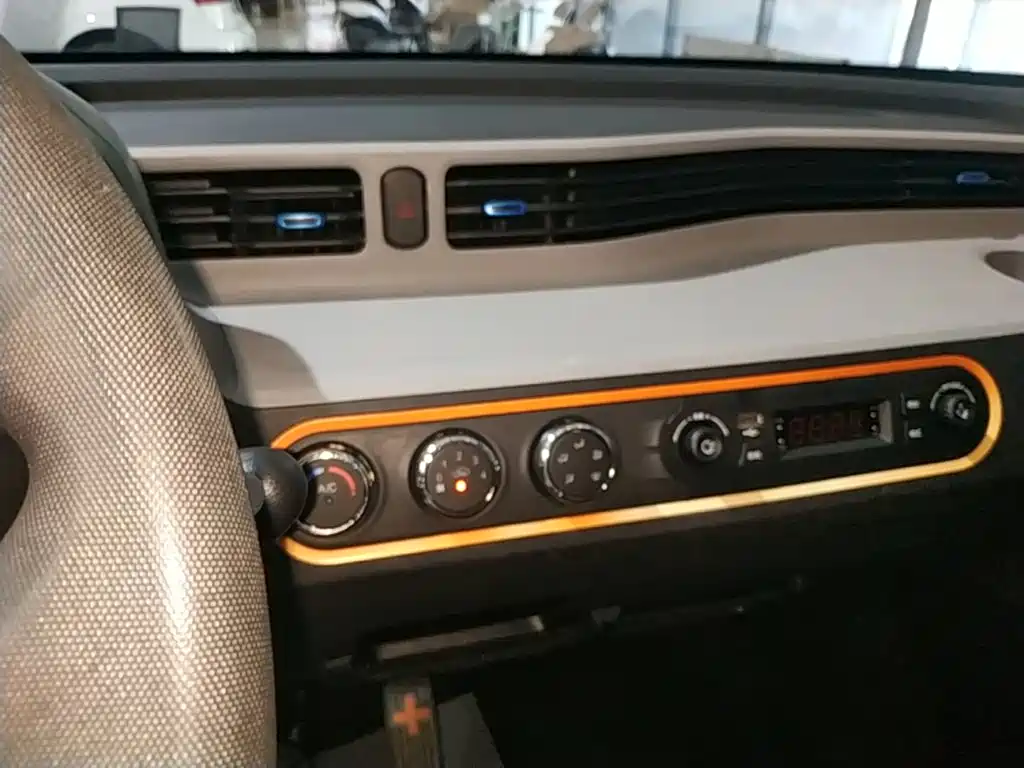 Wuling MINIEV — миниатюра 13