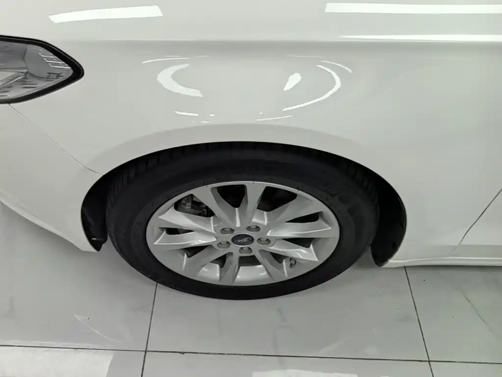 Ford Mondeo — миниатюра 23