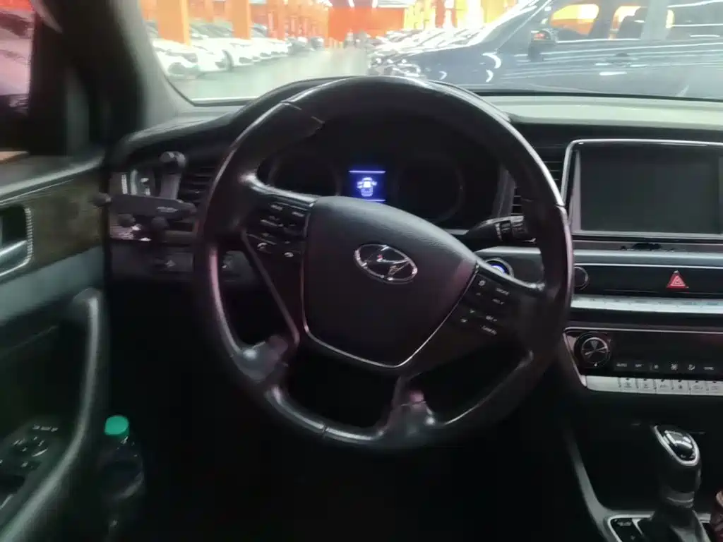 Hyundai Sonata — миниатюра 15