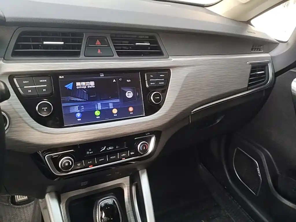 Geely Vision X3 — миниатюра 18