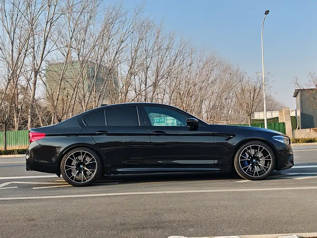 BMW M5