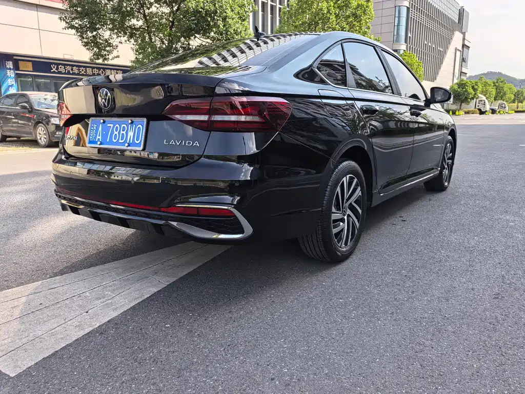 Volkswagen Lavida — миниатюра 9