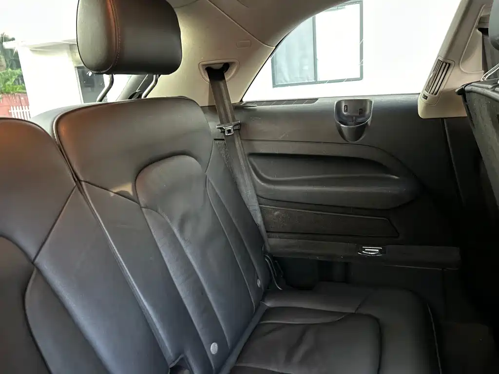 Audi Q7 — миниатюра 35