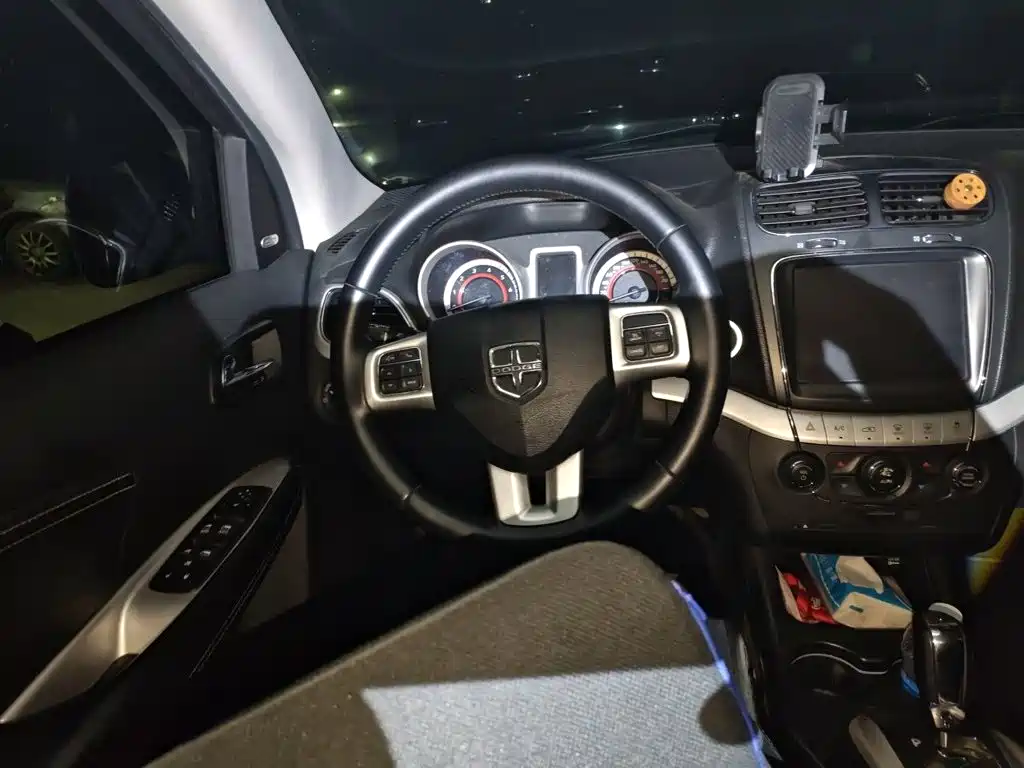 Dodge Journey — миниатюра 11